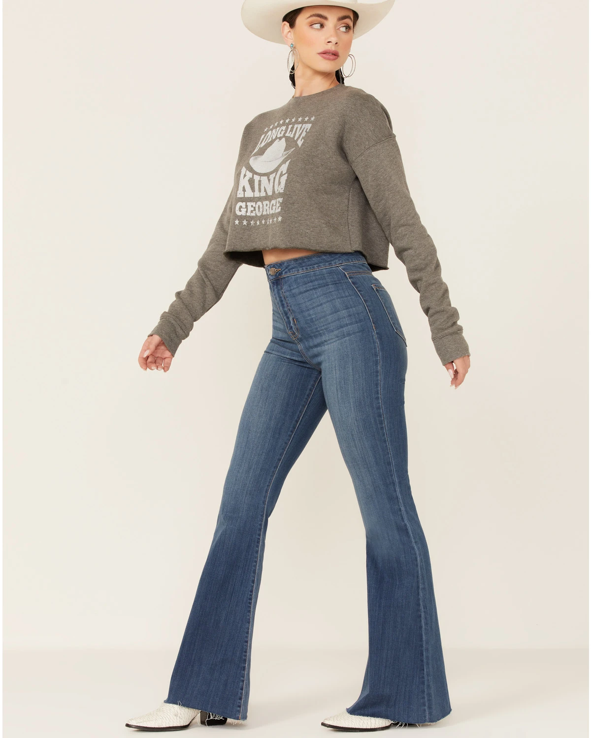 Ruby's Rubbish Women's Heather Gray Long Live King George Graphic Sweatshirt 6 Ruby's Rubbish Women's Heather Gray Long Live King George Graphic Sweatshirt - Image 4